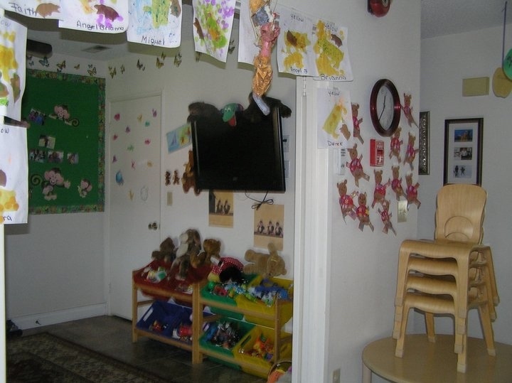 Maria's Daycare Logo