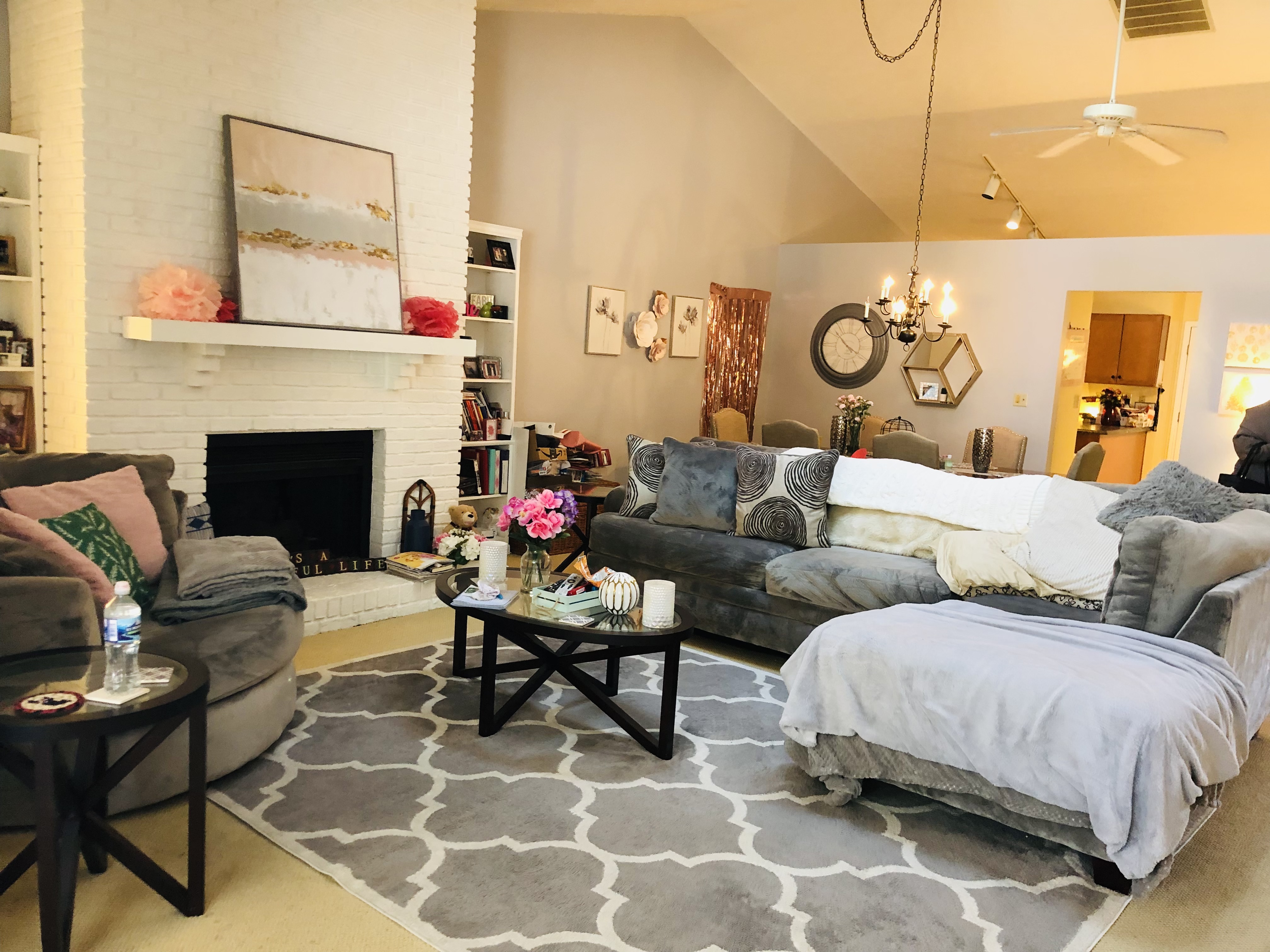 Queen of maids's Photo