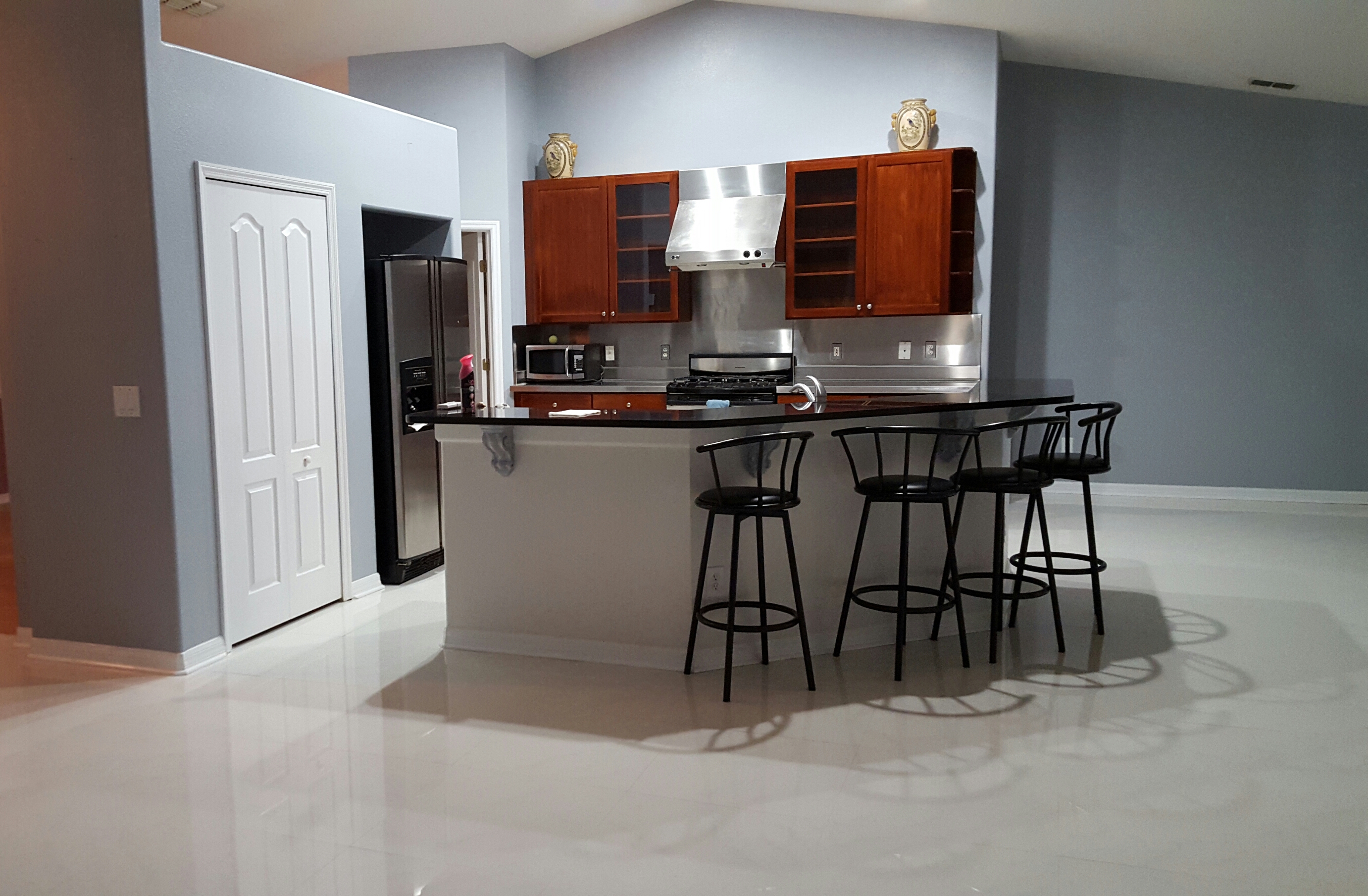 Helping Hands Cleaning Service's Photo