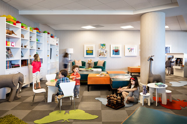 Cuidado De Nios En Casa. Child care at home.'s Photo