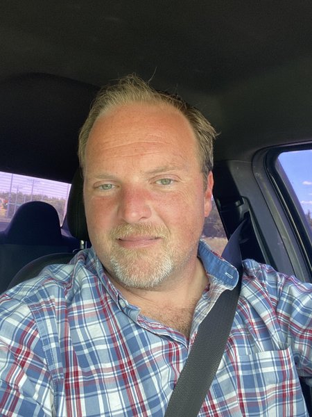 Hursh Happy Housekeepers Logo