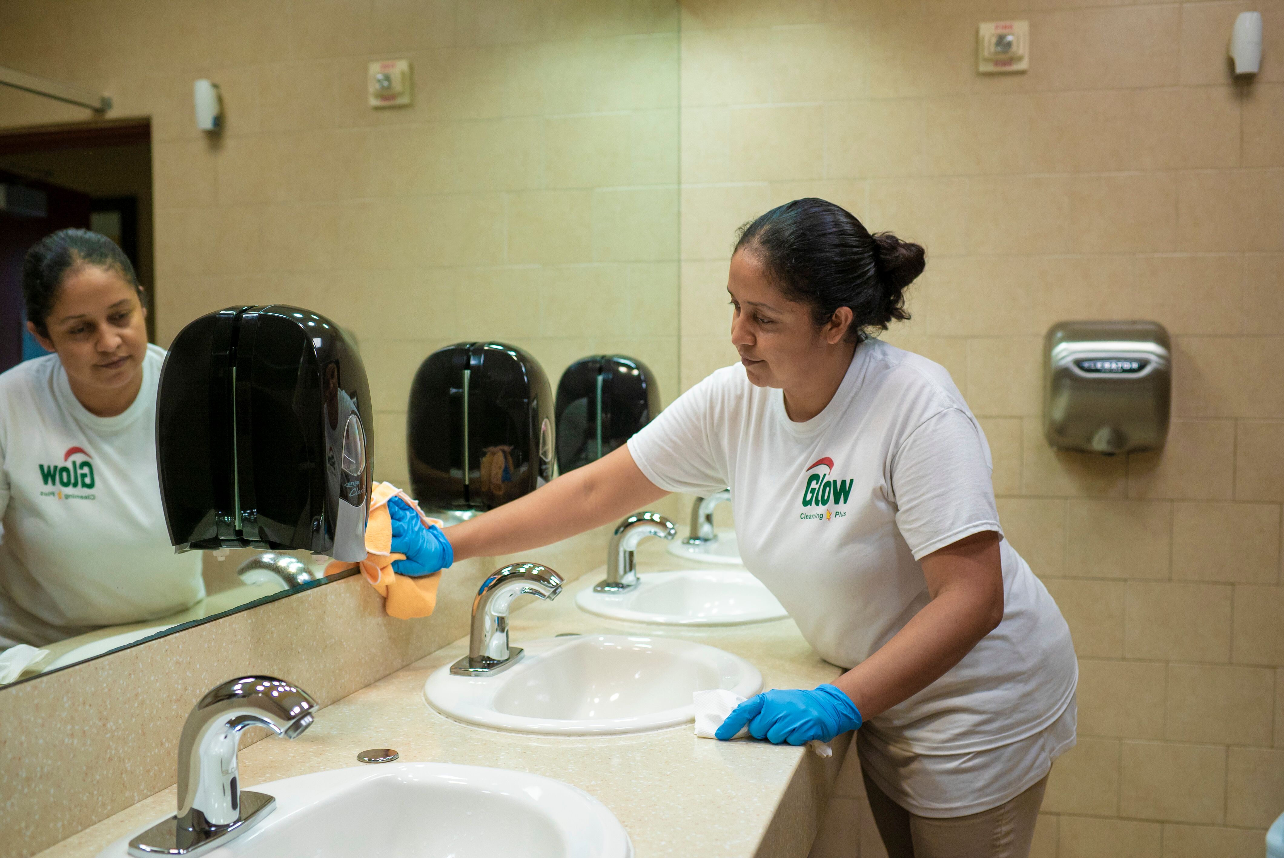 Glow Cleaning Plus LLC's Photo