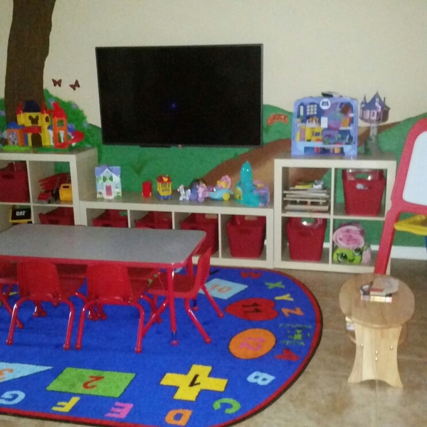 Laurie's Home Childcare Logo