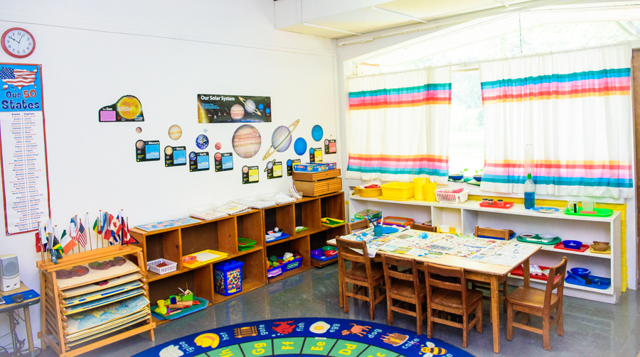 Early Years Montessori School Logo