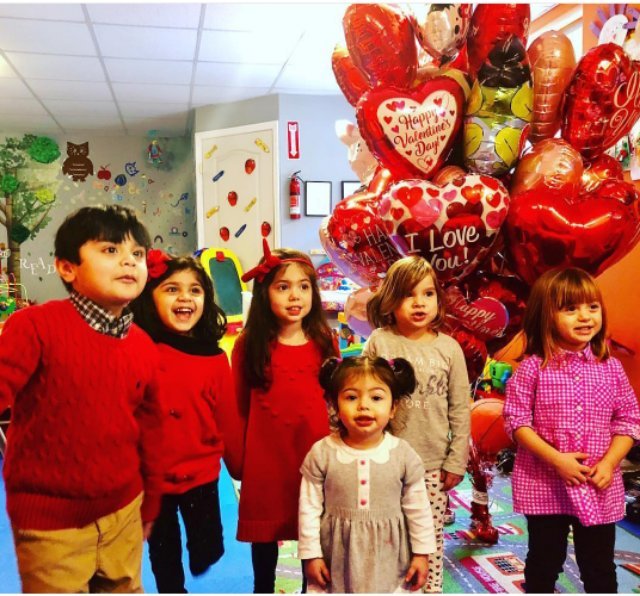 Little Kiddie Einstein's Daycare Logo