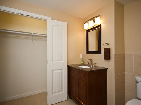 Applewood Our House's Photo