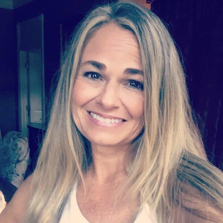 Book Services in Pangburn, AR with Jennifer