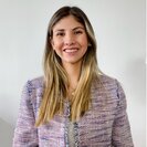 Manuela V.