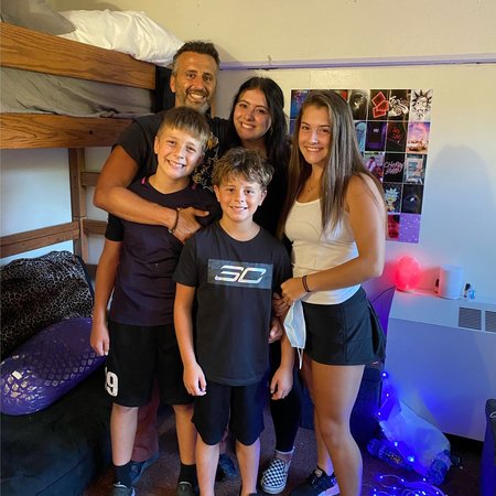 Looking For A Dependable House Keeper For Family Living In Wheaton.