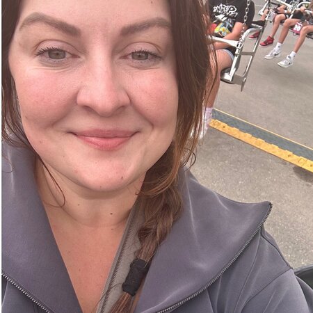 Busy Mom Seeking Help With Laundry And Keeping Home Tidy And Organized!