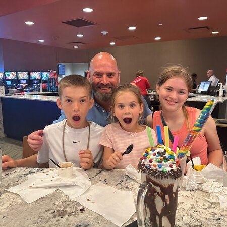 Seeking House Manager/ Assistant/ Overseer Of 3 Kids