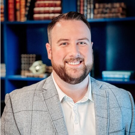 Looking For Full Time Family Manager