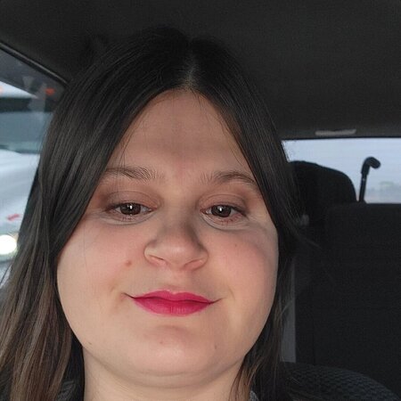 Daniela R.