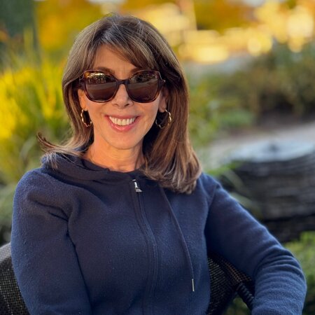 Great Housekeeping Position Available For A Very Nice Woman In West Palm.