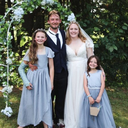 Two Weeks Of The Month Pick Up/drop Off/watching Kids After School. Possibly Full Time In The Summer