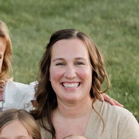 Part-time Nanny Needed For 1 Child In Le Claire