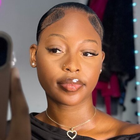 Full-Time Housekeeper Available For Daily Or Weekly Work.