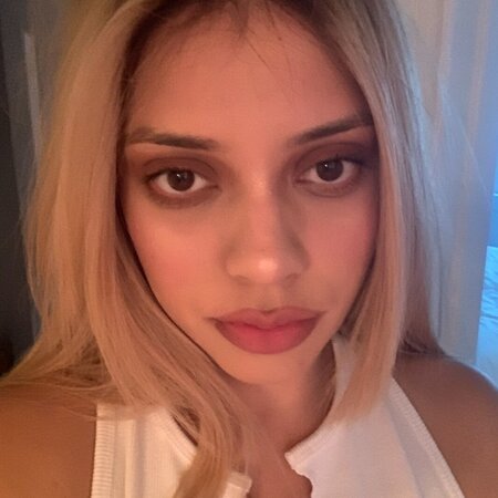 Lia B.