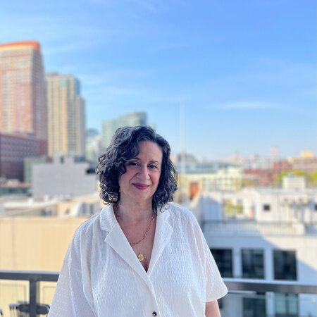 Lisa R.