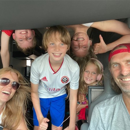 Looking For Housekeeper/Errand Runner/Christmas Elf.