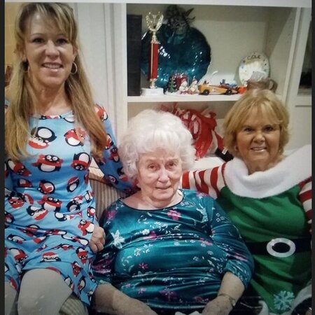 Kind & Compassionate Caregiver Needed For Sweet Elderly Woman - Part-Time In Plum (Pittsburgh)