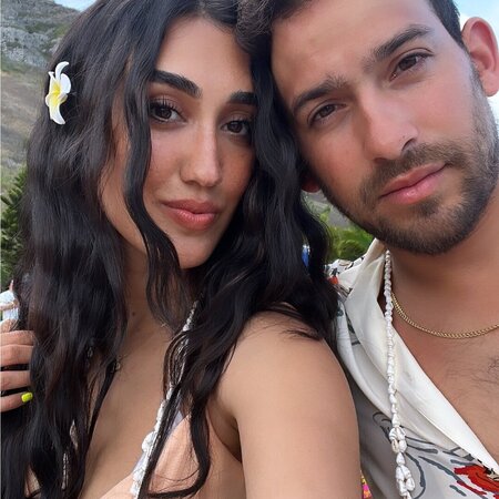 Mommy's Helper 7 Am To 5 Pm Monday Through Friday.