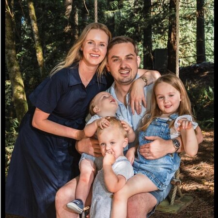 Housekeeper Needed For Bellevue Family (Mornings, Mon-Fri)